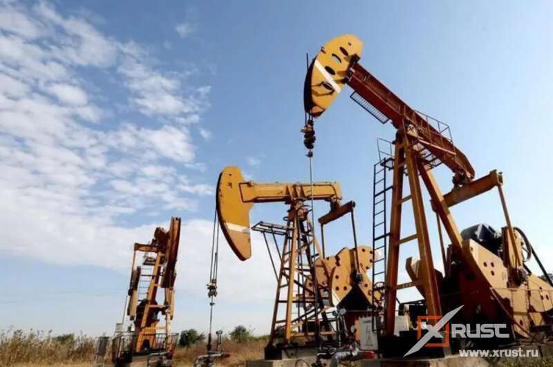 Цена нефти падает на фоне слабого спроса