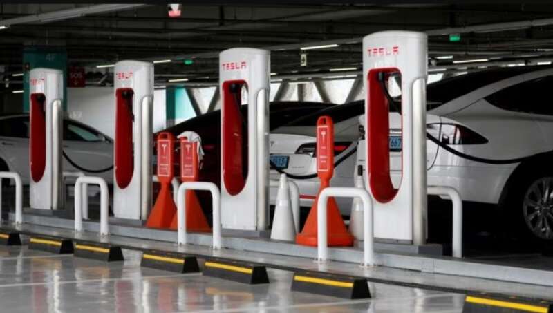 Система зарядки электромобилей Tesla становится стандартом